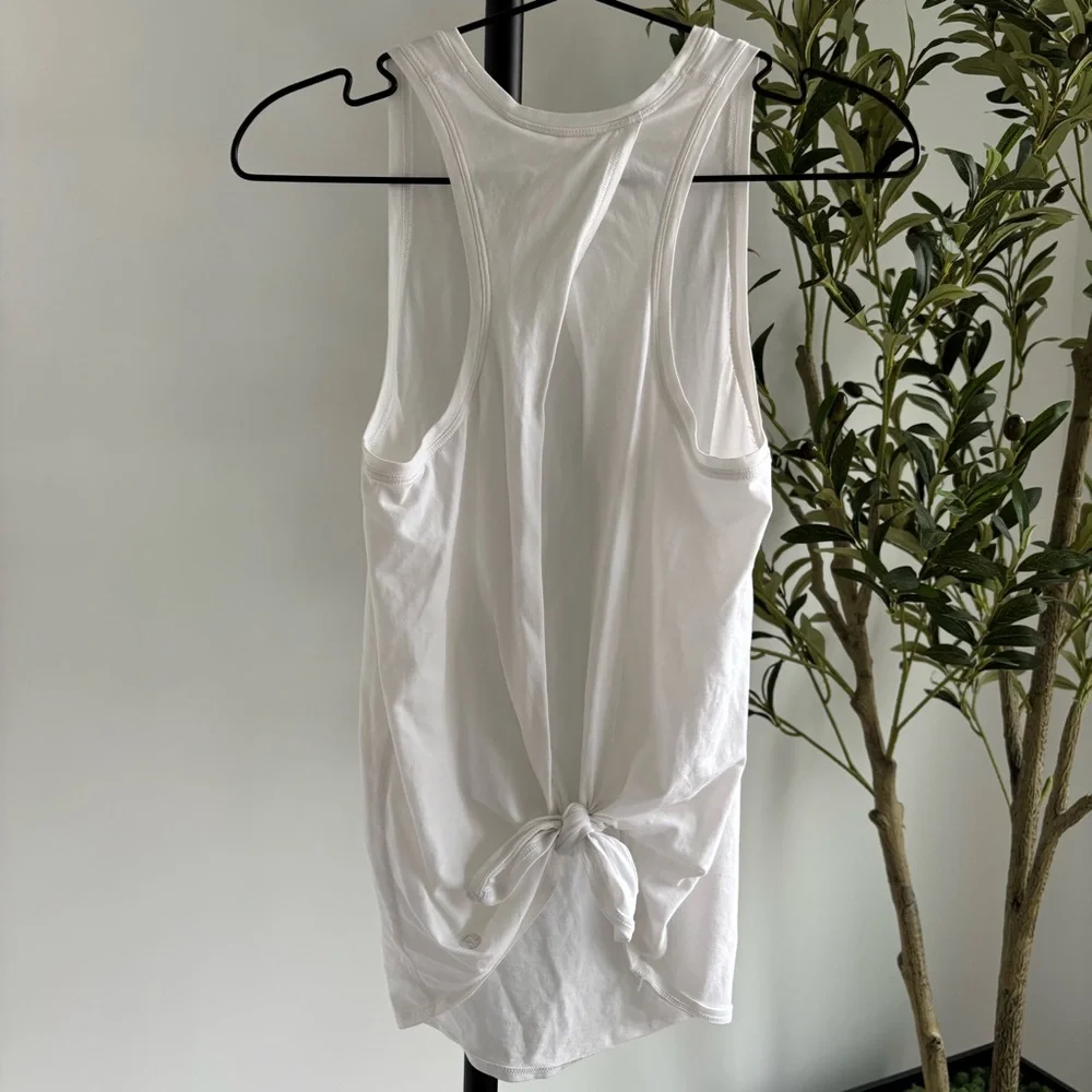 • [Lululemon] Open Back Tank • - Picture 4 of 7